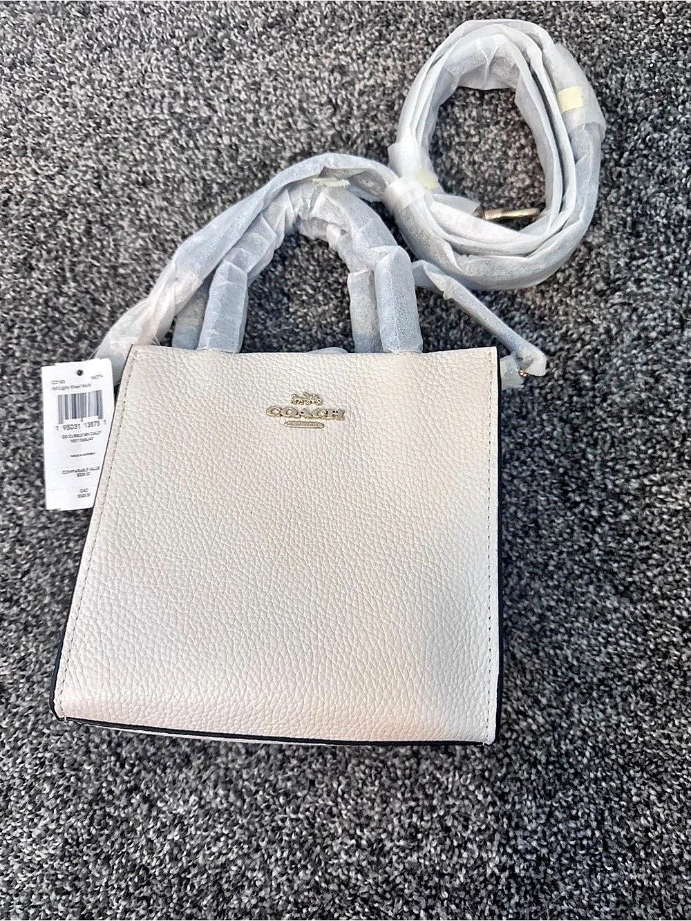 NWT - Coach Mollie Tote Bag Tote Bag in White & Beige
